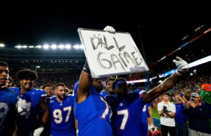 The Florida Gators Drags The LSU Tigers Into Swampy Waters As They Drown Them 27 to 16