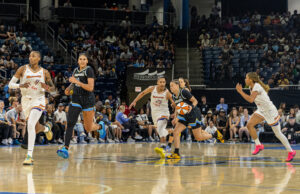 Mercury Set Franchise Record with 17 Threes, Dominate Sky in Road Win