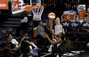 Aces Rally Late to Snap Skid Against Liberty, Extend Win Streak To Five