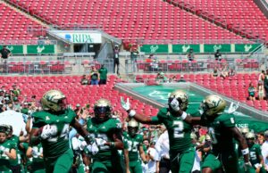 South Florida Explodes in Third Quarter, Crushes South Carolina State 63-14
