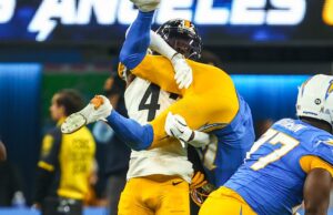 Chargers Overpower Steelers 25–10 Behind Tough Defense and Steady Herbert