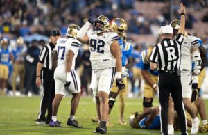 Washington Dominates UCLA 48–14 Behind Williams’ Four TDs And A Defensive Score