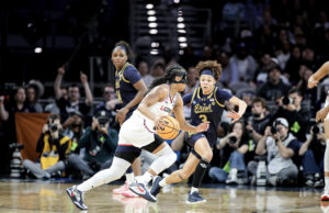 Huskies Hold Off Irish, Stay Perfect With Final Four Berth