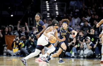 Huskies Hold Off Irish, Stay Perfect With Final Four Berth