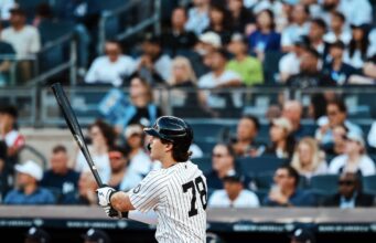 Yankees Power Past White Sox Behind Jones, Rice And Goldschmidt