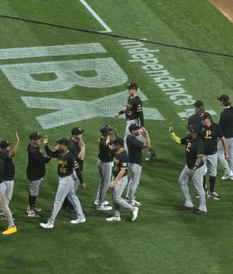 Pirates Storm Back From Five-Run Deficit To Defeat Phillies 11-7