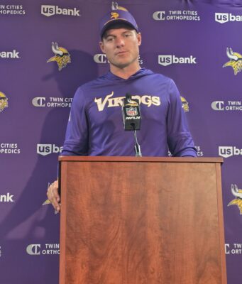 Vikings Edge Giants 13-10 In Preseason Opener, But Injuries Cast Shadow Over Victory