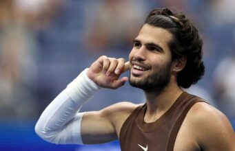 Carlos Alcaraz Makes Winning U.S. Open Return As Aryna Sabalenka Begins Title Defense