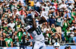 Hurts Delivers Late As Eagles Rally Past Titans 24-20