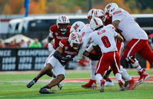 Miami (Ohio) Survives Late UMass Rally to Escape With 20-19 Victory